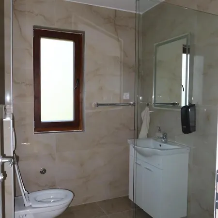 Affittacamere And Mn, 3*