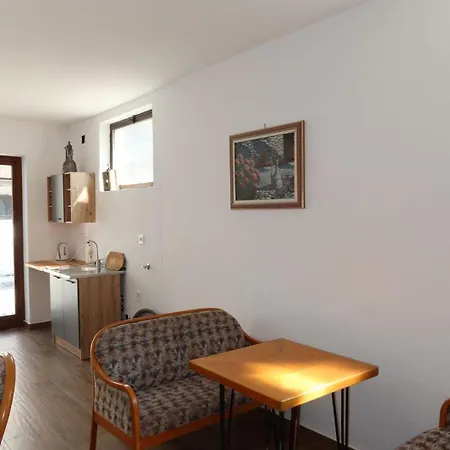 And Mn, Guest house *