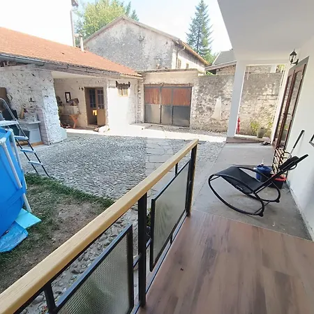 And Mn, Guest house